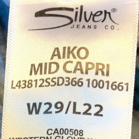 Silver Jeans Aiko Mid Capri Cuffed Denim Jeans - Picture 14 of 14